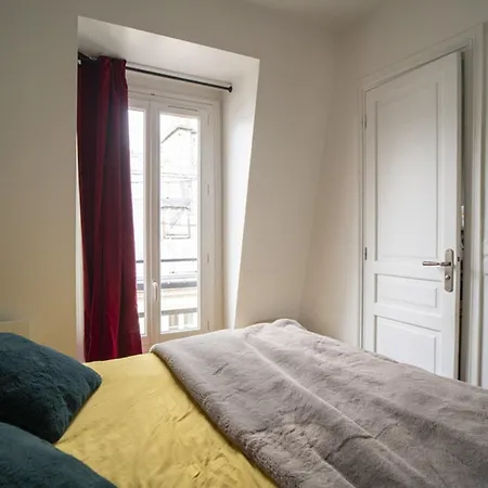 Charming Cocoon Near Bastille